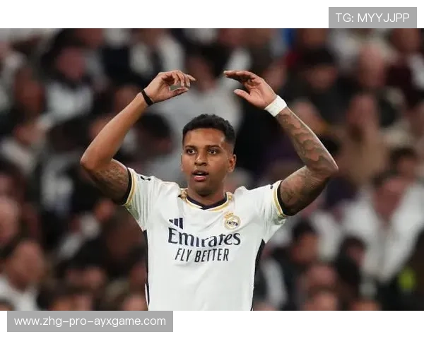 维尼修斯单刀挑射撕裂防线