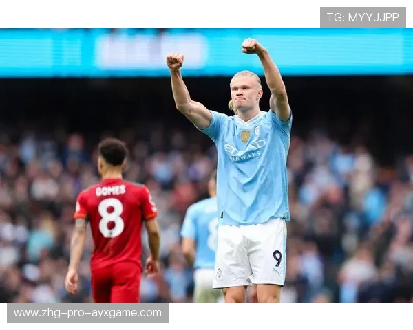 英超曼城边路穿插成效显著，主场掌声四起